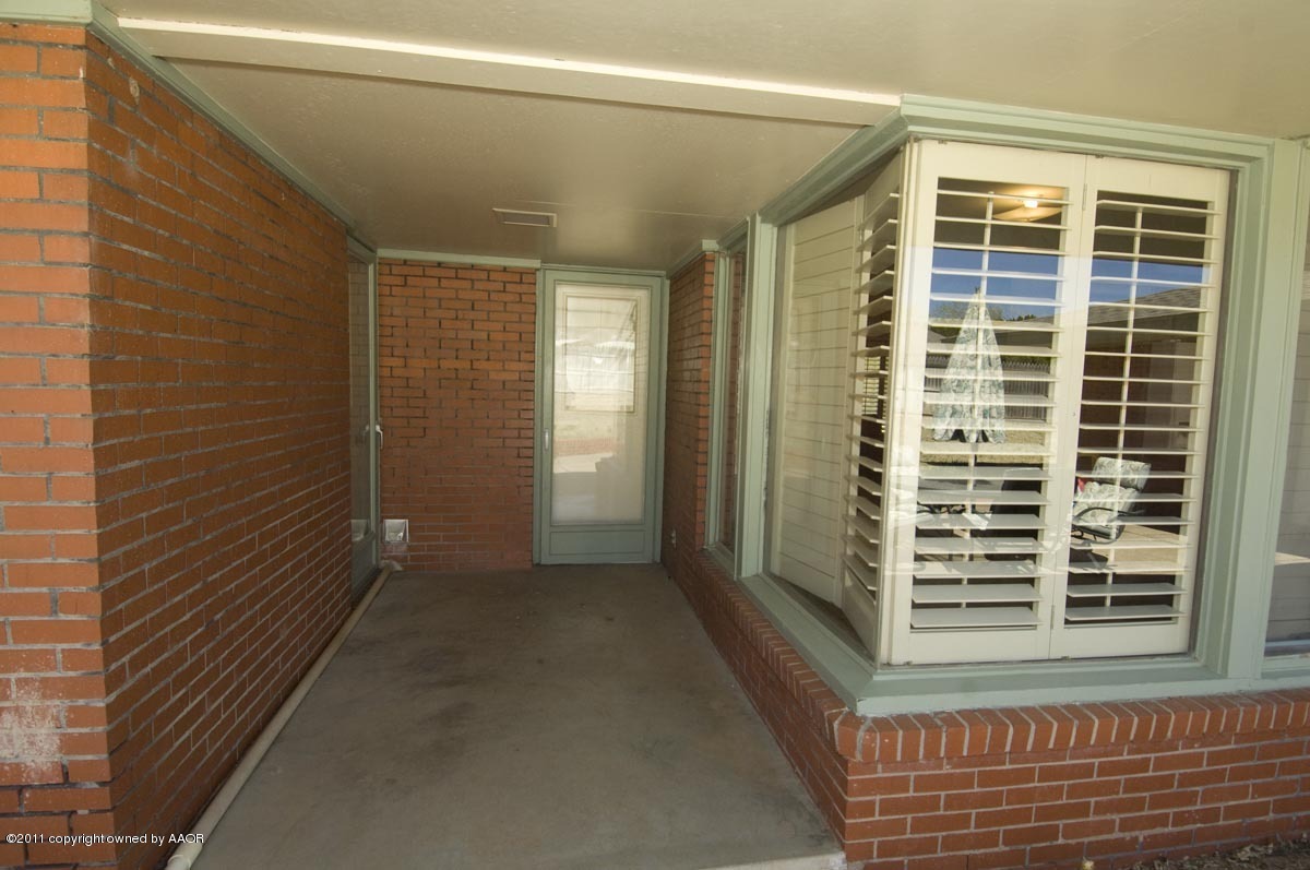14 Nottingham Road Amarillo, TX 79124 - Photo 38 of 41 back yard porch entry