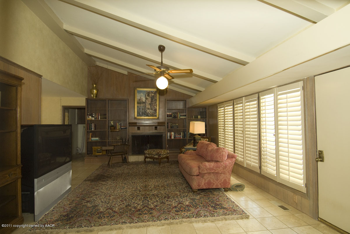14 Nottingham Road Amarillo, TX 79124 - Photo 6 of 41 living room