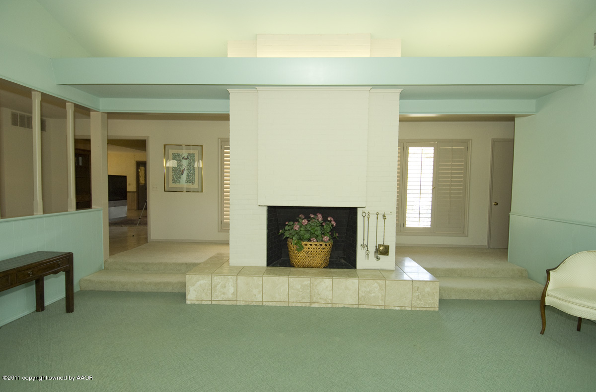 14 Nottingham Road Amarillo, TX 79124 - Photo 7 of 41 living room