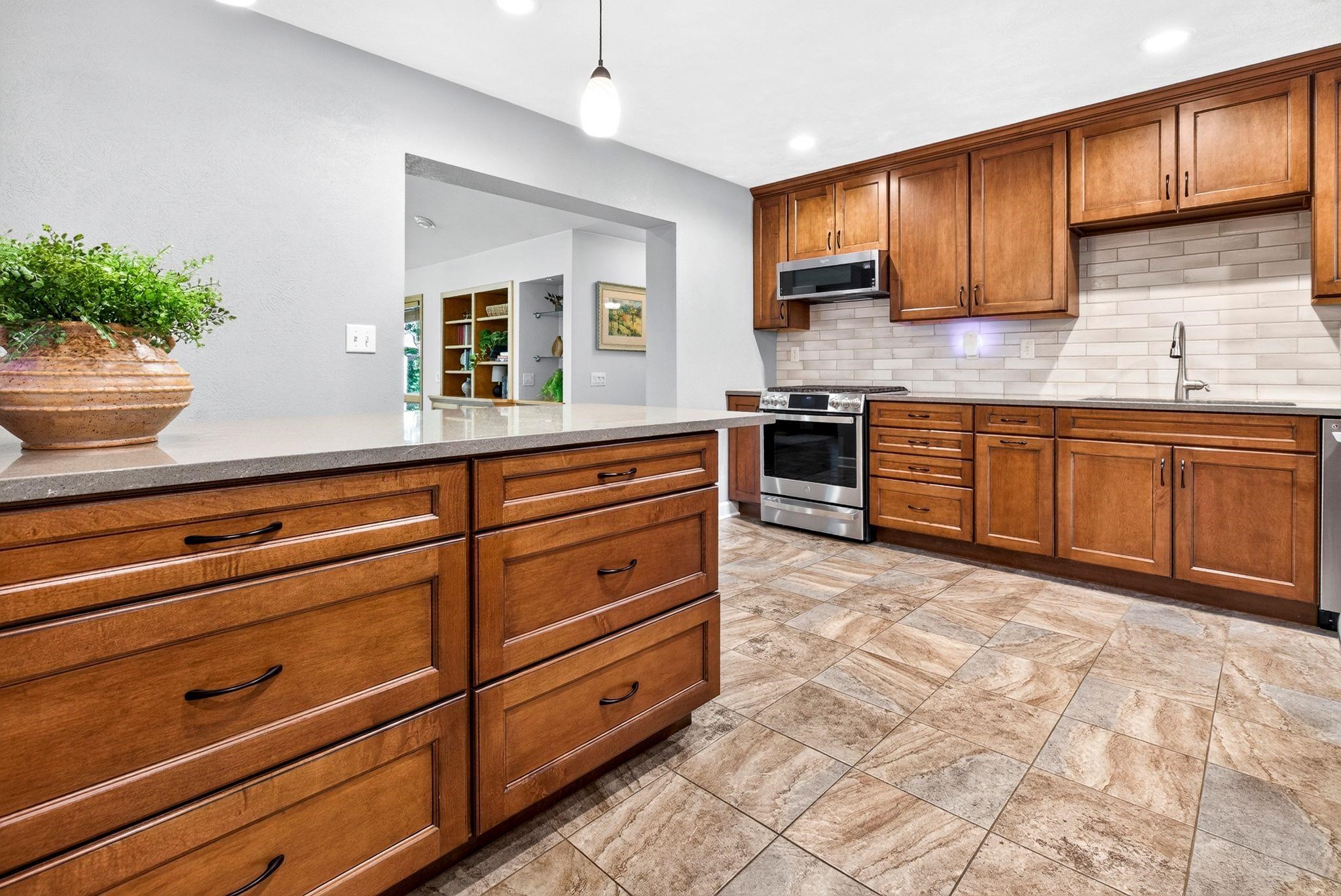 1146 East Pacific Street Appleton, WI 54911 - Photo 17 of 55