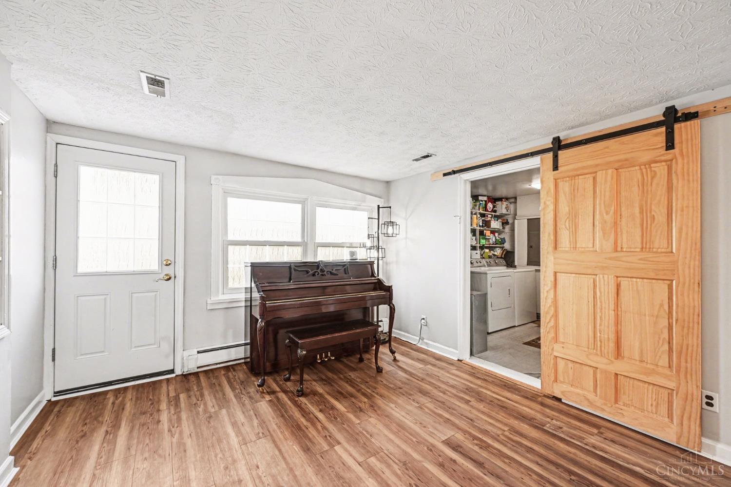 660 South Main Street Springboro, OH 45066 - Photo 9 of 26