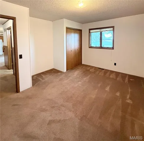 $274,000 | 400 Main Street, Novelty, MO 63460