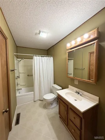 $274,000 | 400 Main Street, Novelty, MO 63460