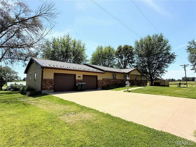 $274,000 | 400 Main Street, Novelty, MO 63460