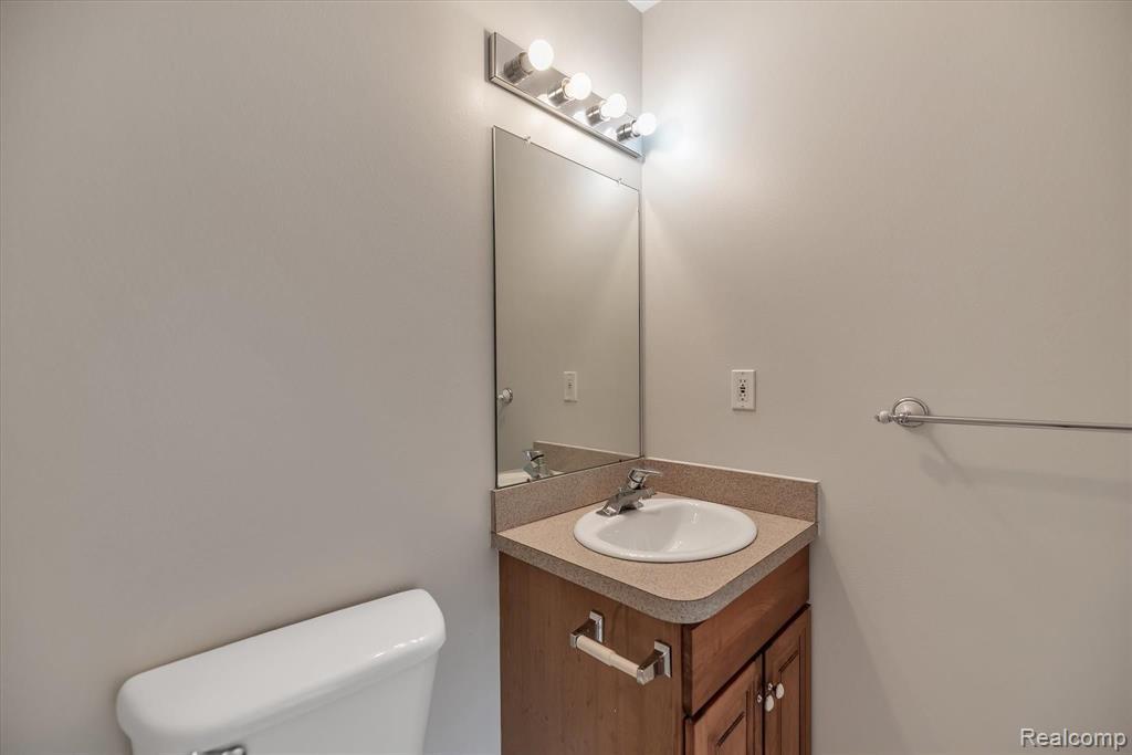 16810 Farmington Road Livonia, MI 48154 - Photo 30 of 41