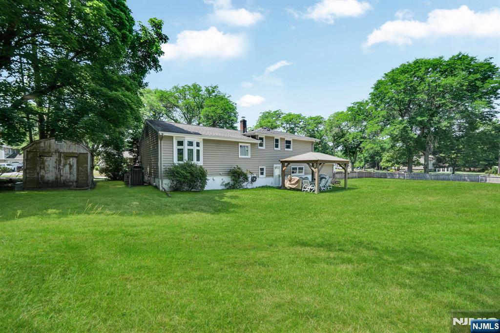 19 Lawrence Road Wayne, NJ 07470 - Photo 28 of 33