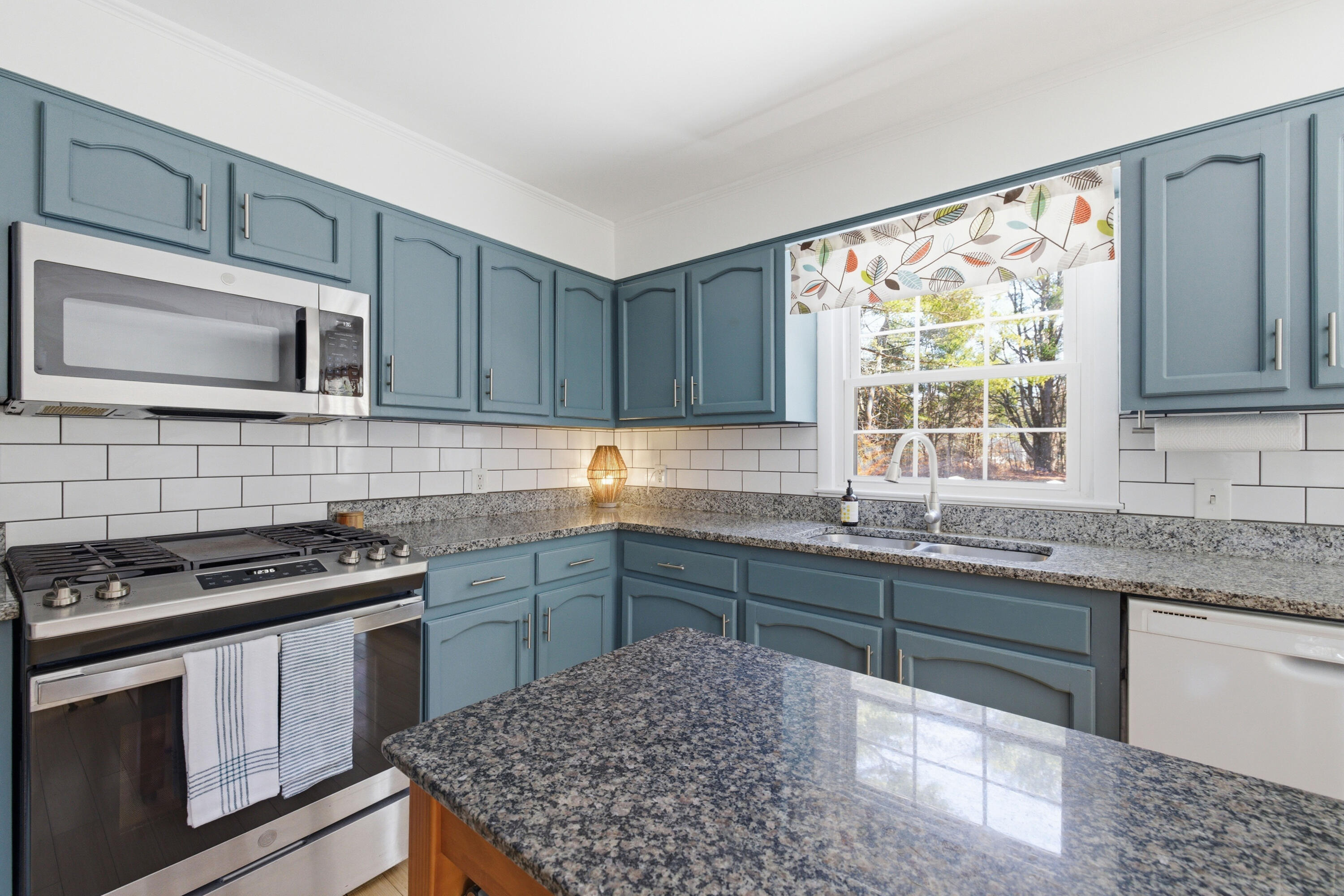 357 River Road Topsham, ME 04086 - Photo 12 of 42 3G0A3720