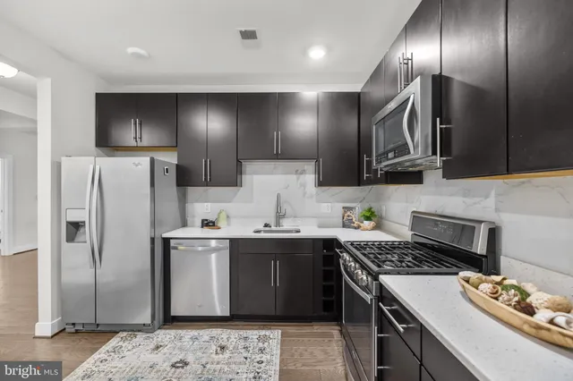 $650,000 | 2905 Bleeker Street, Unit 4402, Fairfax, VA 22031