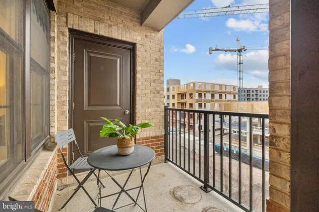 $650,000 | 2905 Bleeker Street, Unit 4402, Fairfax, VA 22031