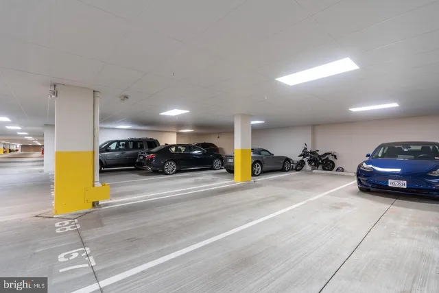 $650,000 | 2905 Bleeker Street, Unit 4402, Fairfax, VA 22031