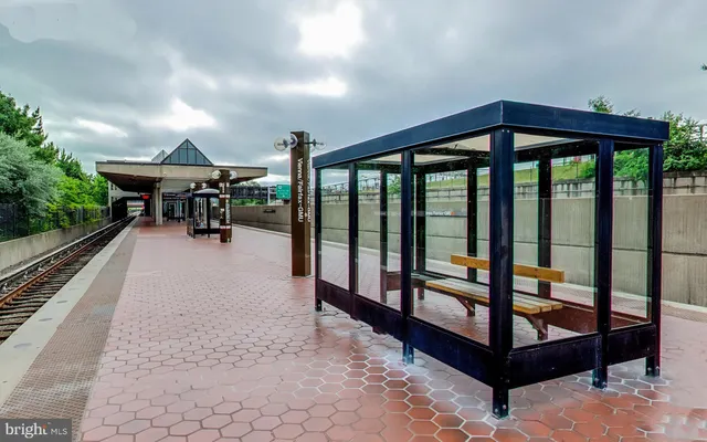 $650,000 | 2905 Bleeker Street, Unit 4402, Fairfax, VA 22031