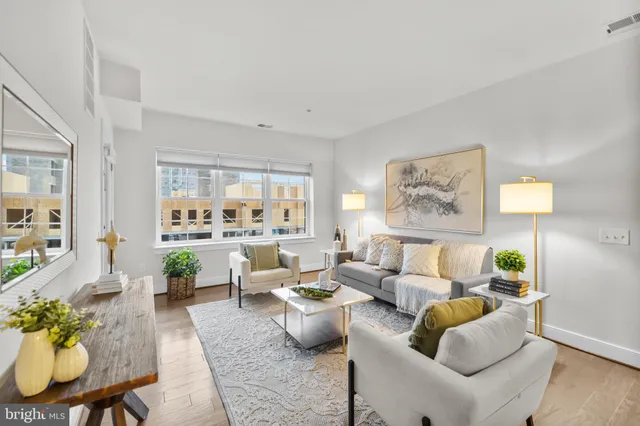 $650,000 | 2905 Bleeker Street, Unit 4402, Fairfax, VA 22031