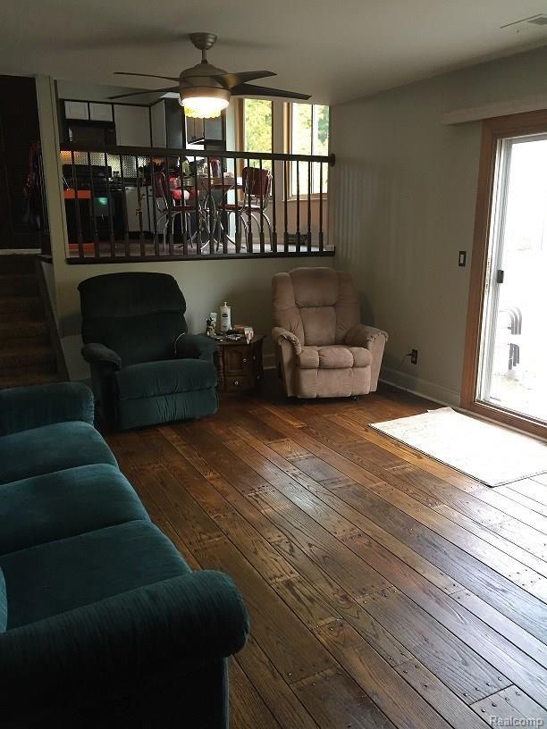858 North Hickory Ridge Road Highland, MI 48357 - Photo 6 of 17 FR.jpg