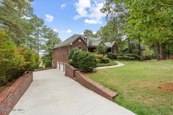 $985,000 | 682 Azalea Drive, Vass, NC 28394