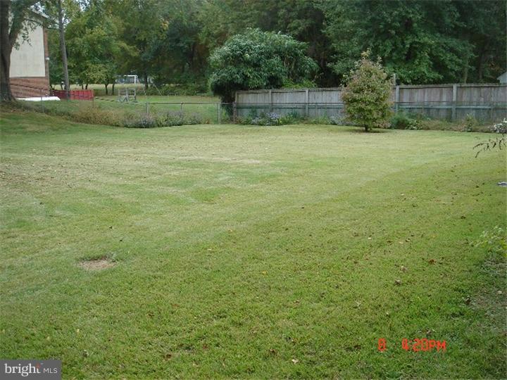 43 Carole Road Newark, DE 19713 - Photo 12 of 14 Back Yard