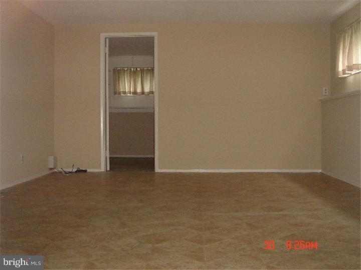 43 Carole Road Newark, DE 19713 - Photo 7 of 14 Family Room