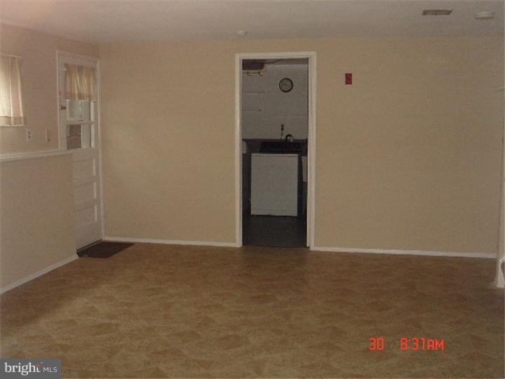 43 Carole Road Newark, DE 19713 - Photo 8 of 14 Family Room
