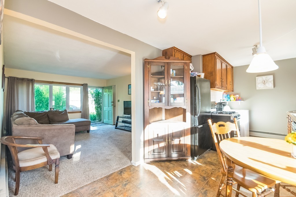 56 Old Farm Road Springfield, MA 01119 - Photo 6 of 19