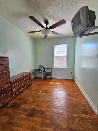 $170,000 | 5635 South California Avenue, Chicago, IL 60629