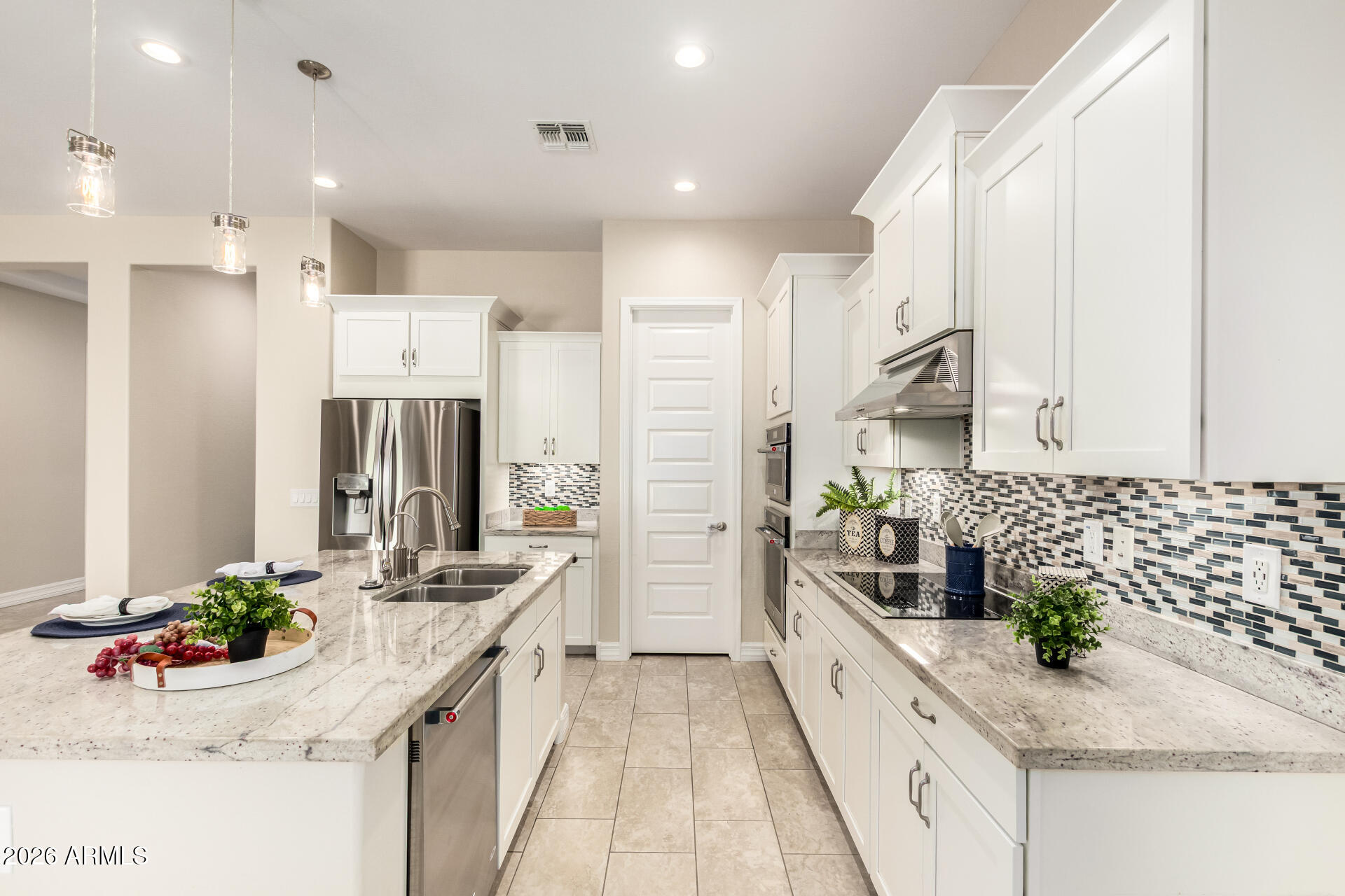 3888 East Chestnut Lane Gilbert, AZ 85298 - Photo 12 of 63 Kitchen