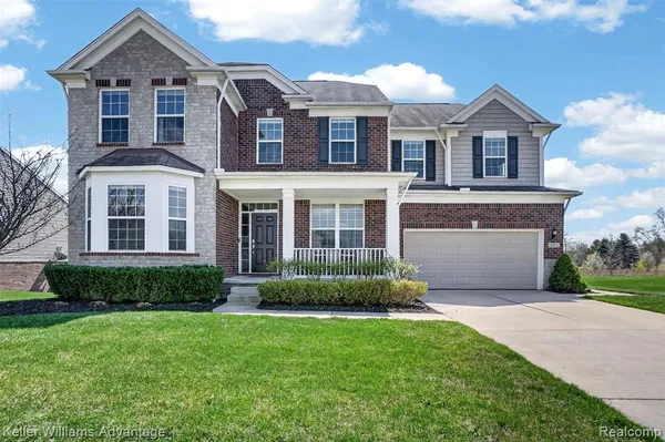 $669,900 | 59371 Peters Barn Drive, South Lyon, MI 48178