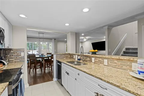 $324,999 | 897 Cedar Canyon Square, Marietta, GA 30067