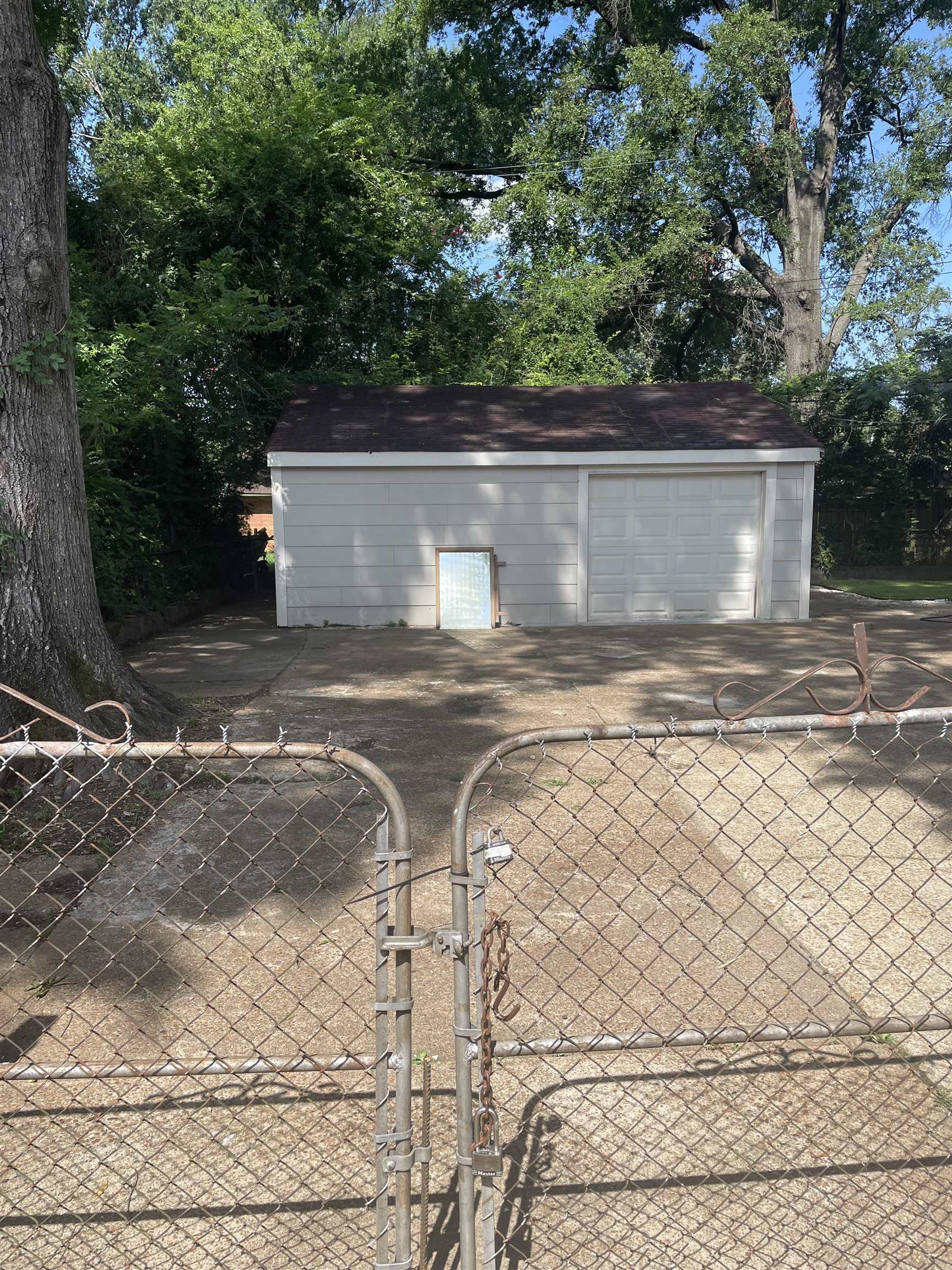 1535 Welsh Road Memphis, TN 38117 - Photo 2 of 2 a view of a house with a yard