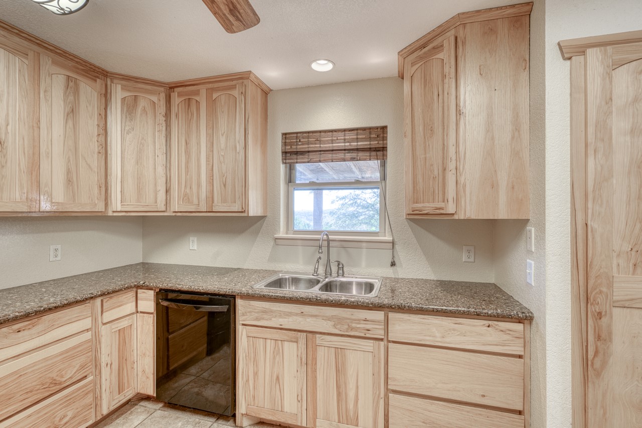 1129 Lonesome Loop Blanco, TX 78606 - Photo 11 of 40