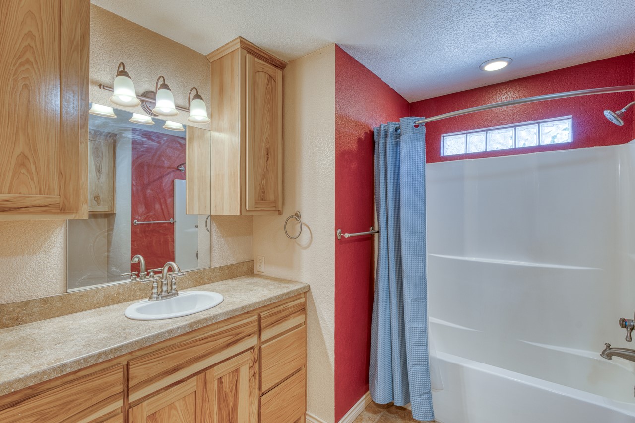 1129 Lonesome Loop Blanco, TX 78606 - Photo 12 of 40 Second bath