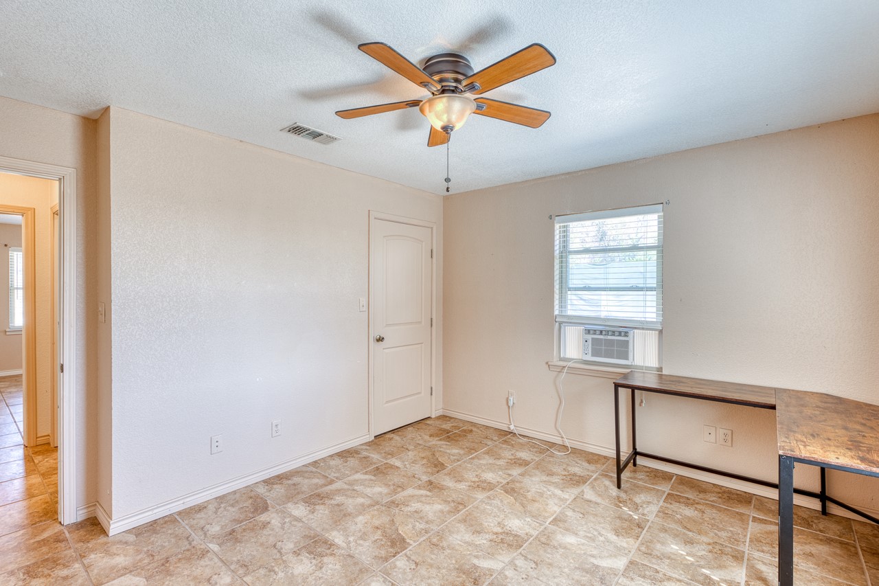 1129 Lonesome Loop Blanco, TX 78606 - Photo 15 of 40 3rd bedroom
