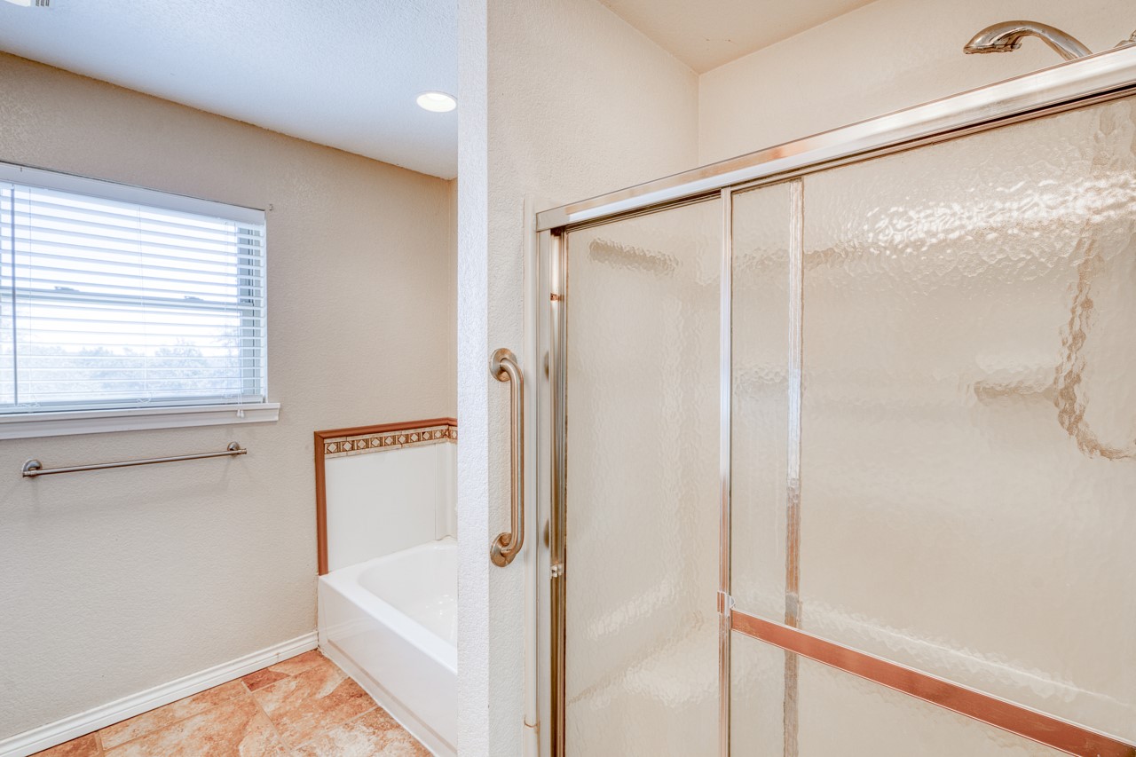 1129 Lonesome Loop Blanco, TX 78606 - Photo 20 of 40