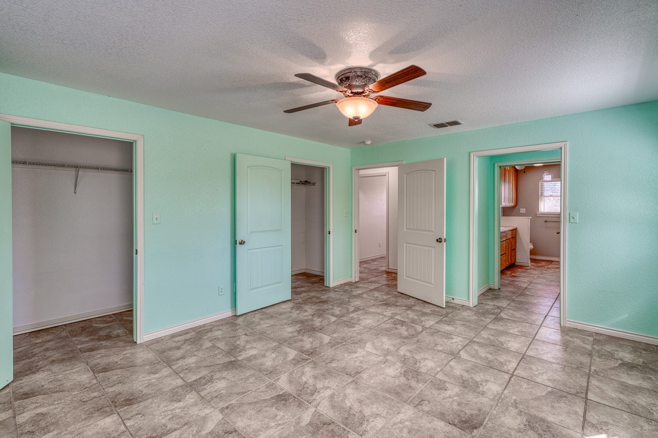 1129 Lonesome Loop Blanco, TX 78606 - Photo 21 of 40