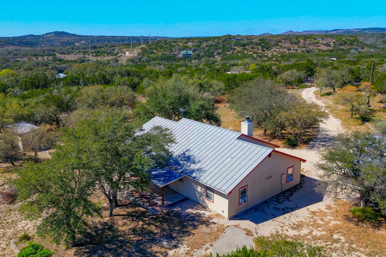 1129 Lonesome Loop Blanco, TX 78606 - Photo 38 of 40