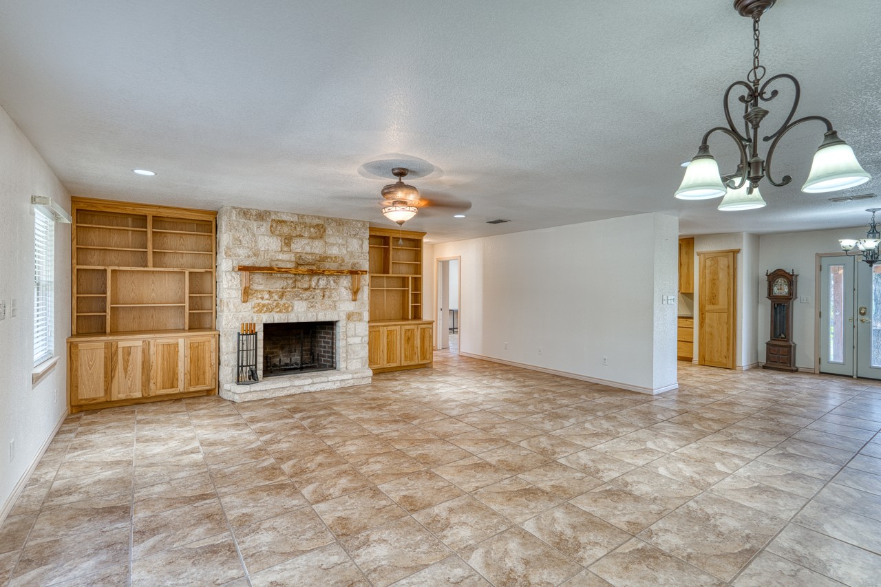 1129 Lonesome Loop Blanco, TX 78606 - Photo 7 of 40