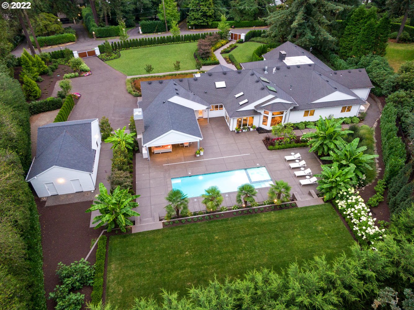 393 Southwest Edgecliff Road Portland, OR 97219 - Photo 12 of 12 Gallery Image 12