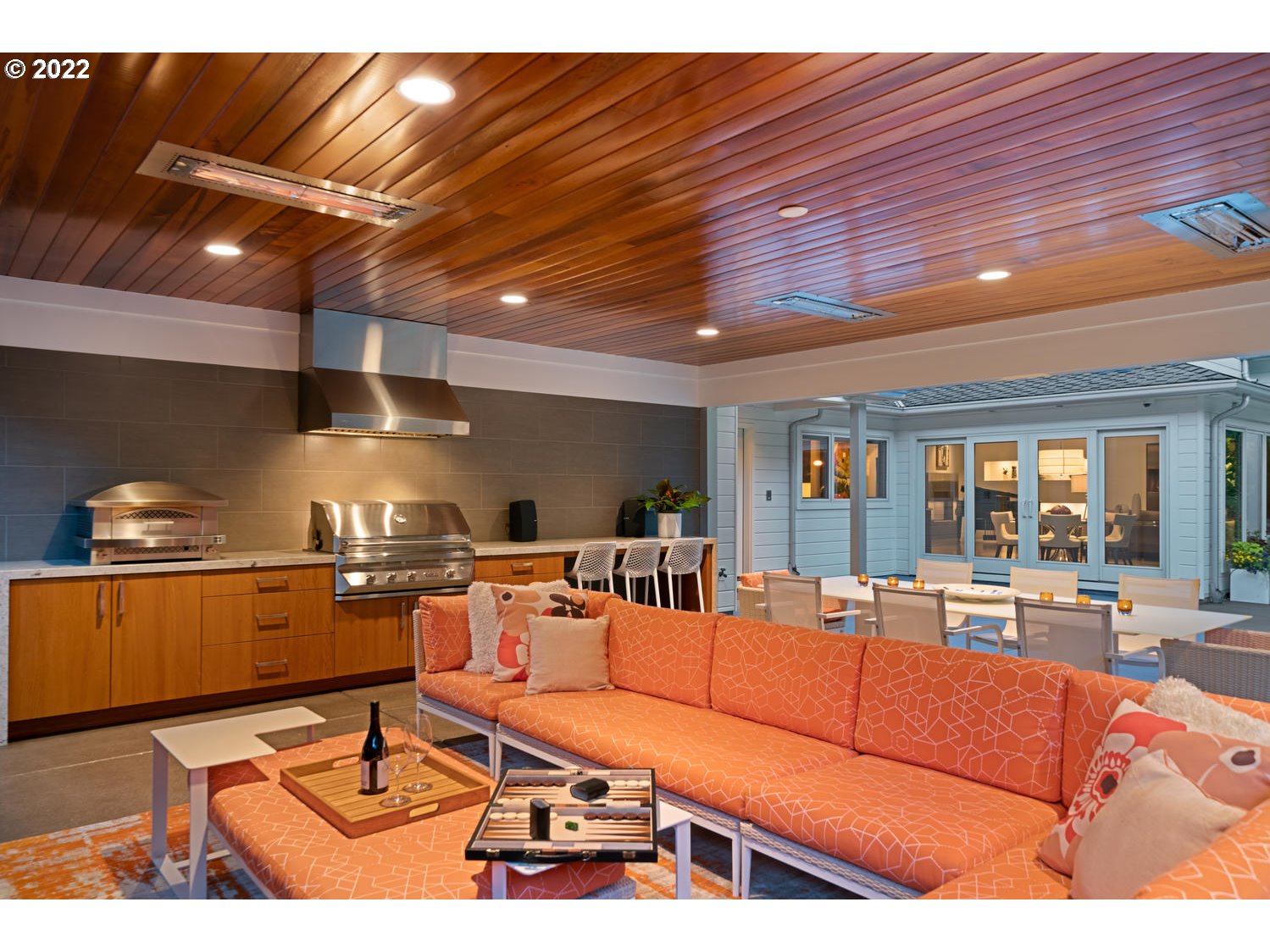 393 Southwest Edgecliff Road Portland, OR 97219 - Photo 9 of 12 Gallery Image 9