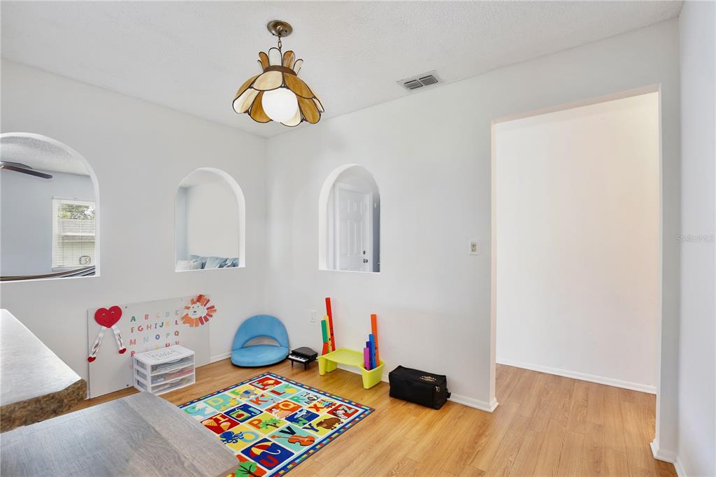 1179 Shadow Run Drive Lakeland, FL 33813 - Photo 11 of 42