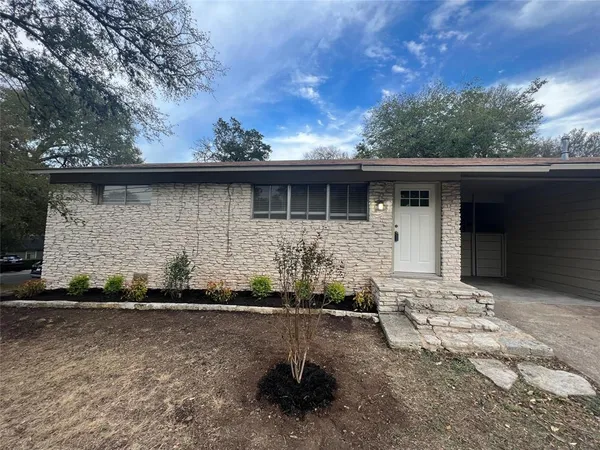 $2,050 | 907 Possum Trot Street, Unit B, Austin, TX 78703