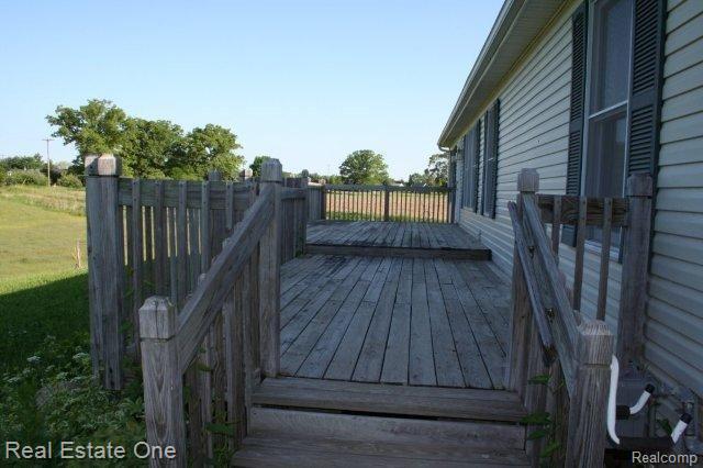 4784 Hogback Road Fowlerville, MI 48836 - Photo 3 of 18 Front Deck