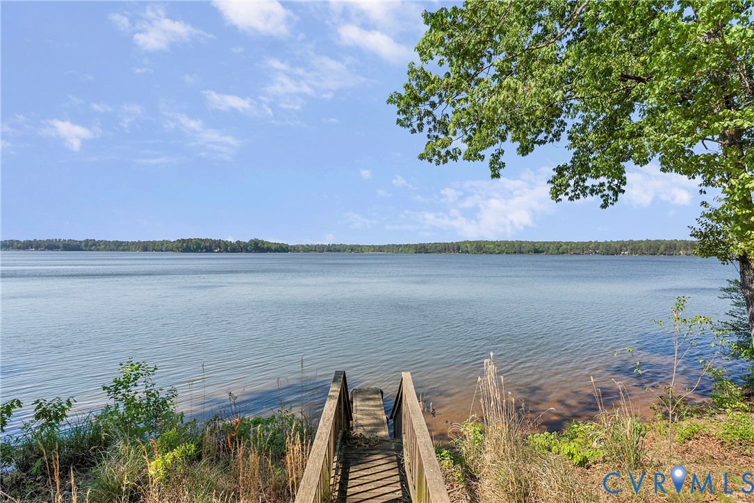 5213 Clipper Cove Road Midlothian, VA 23112 - Photo 64 of 73 The property offers direct access to the lake via