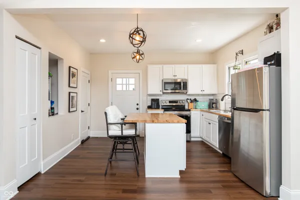 $2,200 | 405 Keystone Avenue, Unit 405, Indianapolis, IN 46201