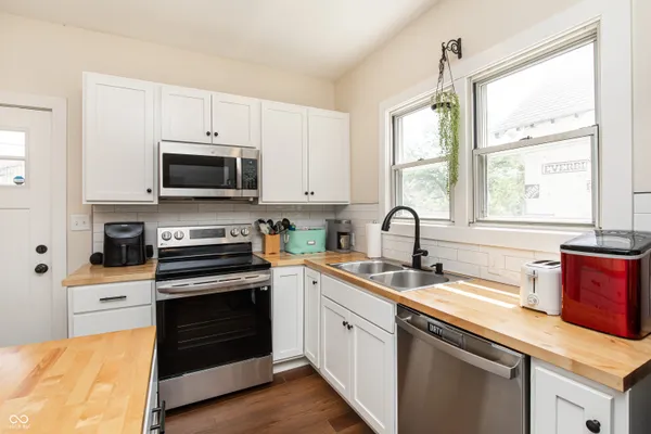 $2,200 | 405 Keystone Avenue, Unit 405, Indianapolis, IN 46201