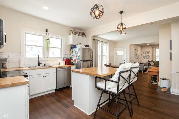 $2,200 | 405 Keystone Avenue, Unit 405, Indianapolis, IN 46201