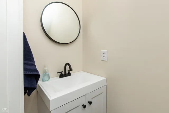 $2,200 | 405 Keystone Avenue, Unit 405, Indianapolis, IN 46201