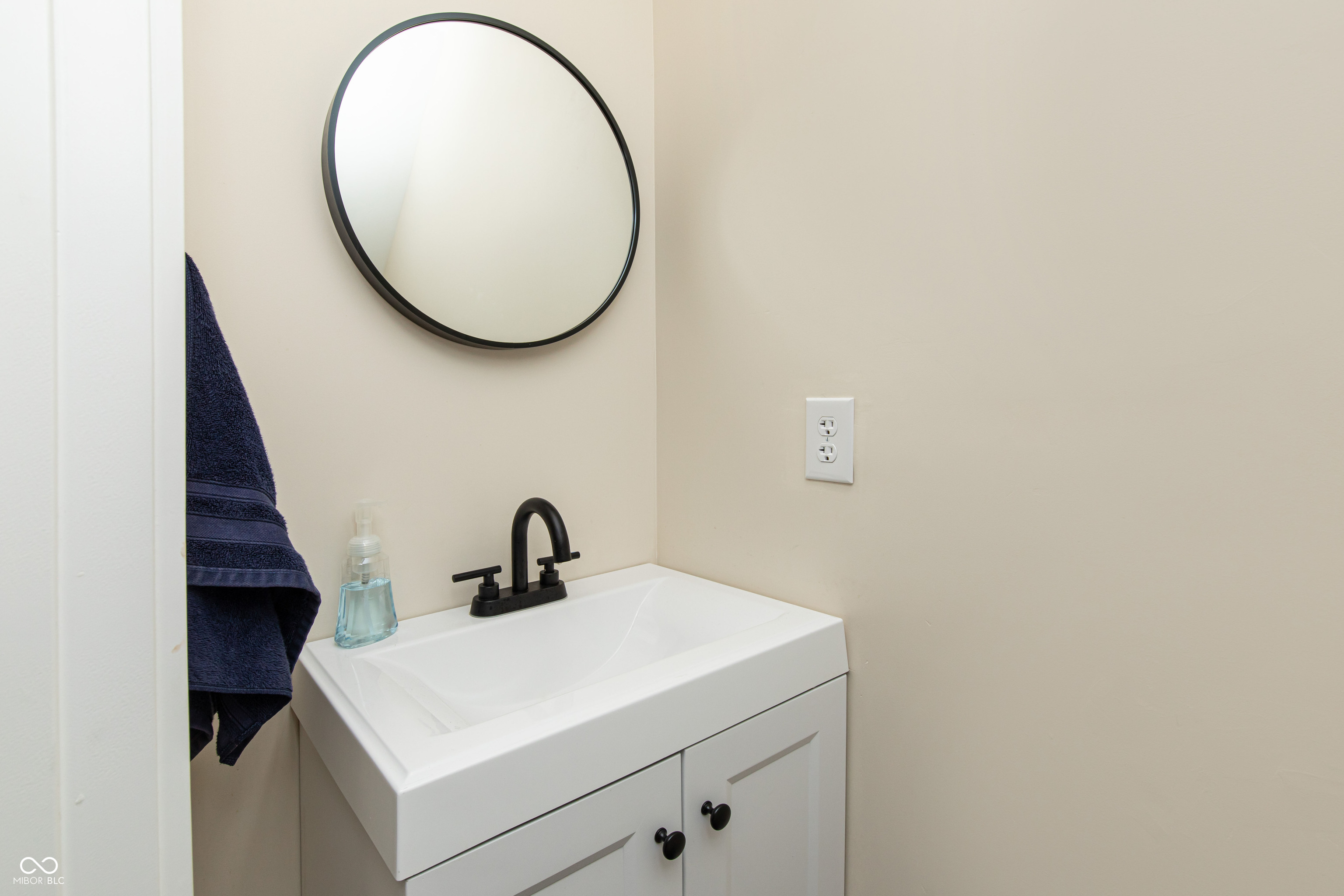 405 Keystone Avenue, Unit 405 Indianapolis, IN 46201 - Photo 16 of 39