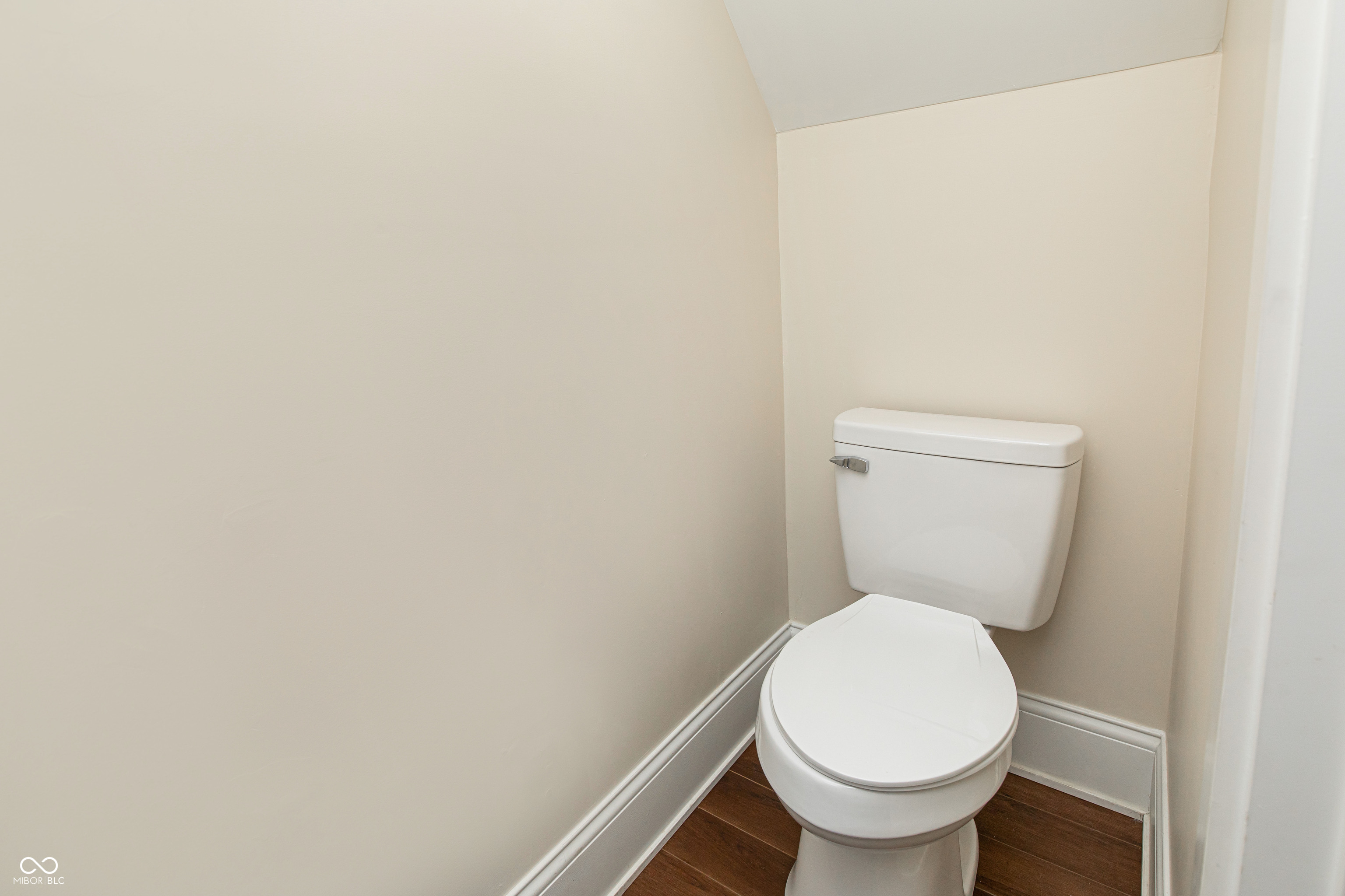 405 Keystone Avenue, Unit 405 Indianapolis, IN 46201 - Photo 17 of 39