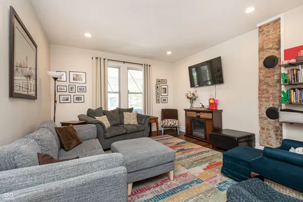 $2,200 | 405 Keystone Avenue, Unit 405, Indianapolis, IN 46201