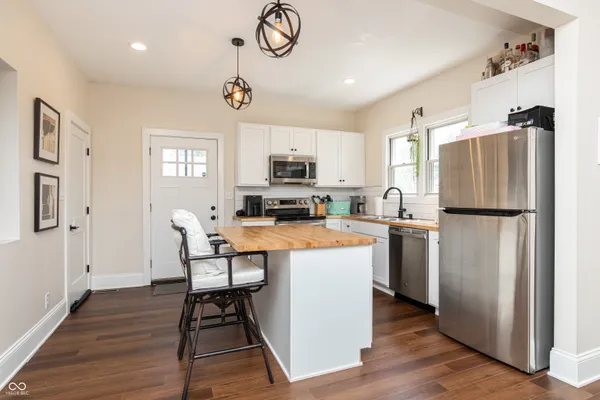 $2,200 | 405 Keystone Avenue, Unit 405, Indianapolis, IN 46201