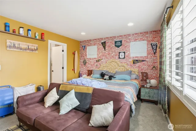 $949,950 | 22505 70th Place West, Mountlake Terrace, WA 98043