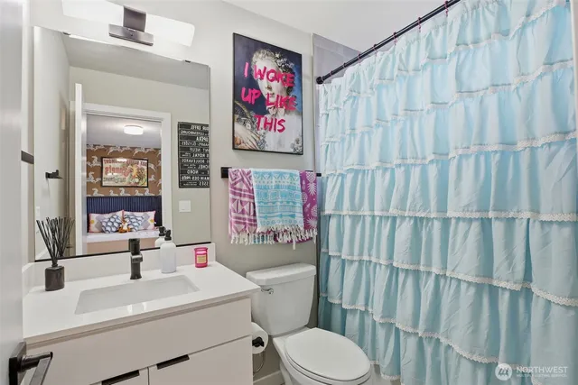 $949,950 | 22505 70th Place West, Mountlake Terrace, WA 98043